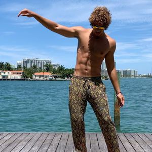 Wow! Boris Beckers Sohn Elias zeigt seinen muskulösen Körper
