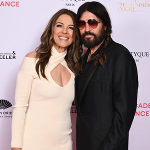 Total verliebt: Liz Hurley und Billy Ray strahlen bei Event
