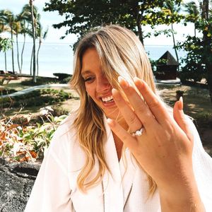 Auf Mauritius: Sängerin Ella Henderson hat sich verlobt!