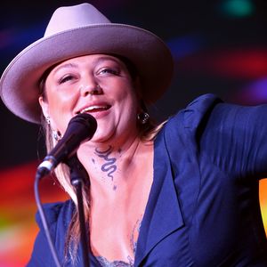 Ehrlich: Elle King äußert sich zu ihrem betrunkenen Auftritt