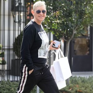 Ungewohnt: Hier trägt Ellen DeGeneres Jogger und Sweatshirt