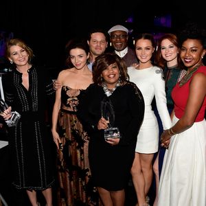 Plopp! Camilla Luddington zeigt "Grey's Anatomy"-Babybauch!