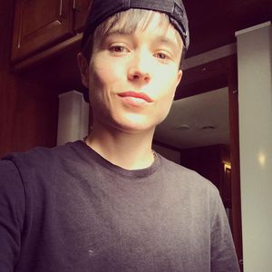 "Fast fertig": Elliot Page am Set von "The Umbrella Academy"