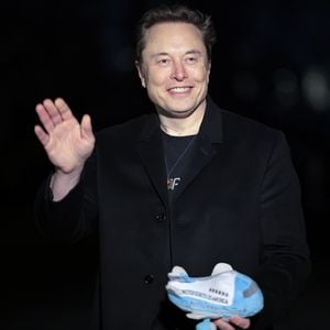 Trotz Milliardenvermögen: Elon Musk schläft im Wohnwagen