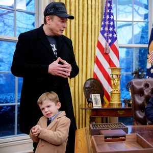 Elon Musks Sohn X mischt Pressekonferenz im Weißen Haus auf