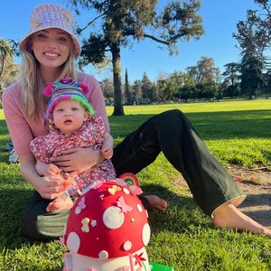 "Kleines Nugget": Elsa Hosk verkündet zweite Schwangerschaft