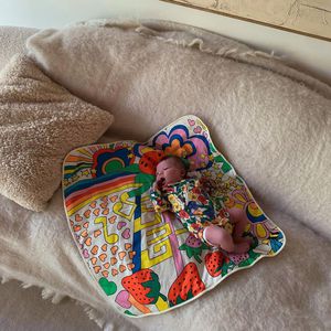 Knuffig: Model Elsa Hosk teilt neues Babybild von Tuulikki
