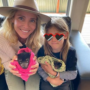 Elsa Pataky und Kids kuscheln mit australischen Wildtieren