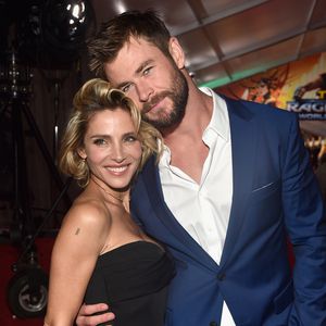 Chris Hemsworths Frau blieb mit Auto in Regenfluten stecken