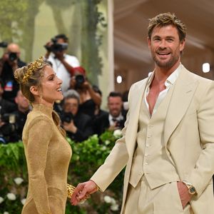 So schön strahlen Chris Hemsworth und Elsa auf der Met Gala