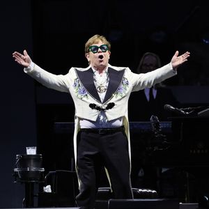 Mit Schnappschuss: Elton John verabschiedet den Sommerurlaub