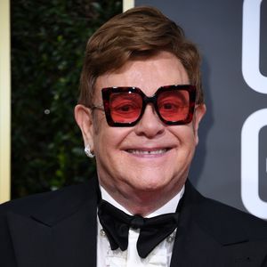 EGOT-Gewinner: Elton John erhält seinen allerersten Emmy!