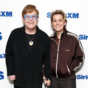 Elton John erreicht mit neuem Album wieder Spitze der Charts