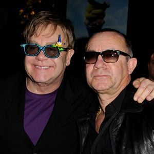 Elton John will nun ein Kind aus Afrika