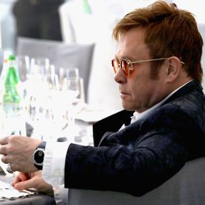 Elton John möchte ein Kind adoptieren
