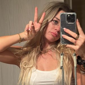 "Too Hot To Handle"-Emely macht ohne Söhnchen Ocean Urlaub!