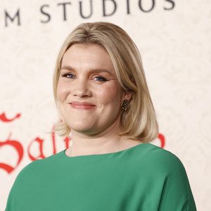 Regisseurin Emerald Fennell entging knapp einer Enthauptung!