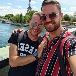 Total verliebt: Hier turtelt Emil Kusmirek mit Tobi in Paris