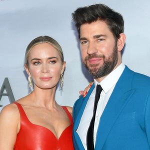Emily Blunt & John Krasinski bringen die Ehe in den Job