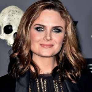 Ein Junge! "Bones"-Star Emily Deschanel ist wieder Mama