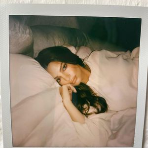 Kugelrund! Emily Ratajkowski flaniert entspannt in New York