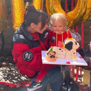 Partnerlook: Emily Ratajkowski feiert Geburtstag ihres Sohns