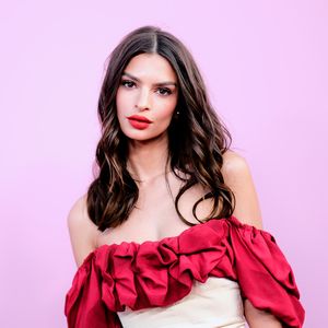 "Mir ist alles egal": Emily Ratajkowski lebt ungezwungen