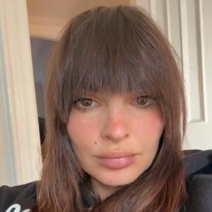 Model Emily Ratajkowski beschwert sich über ihre neue Frisur