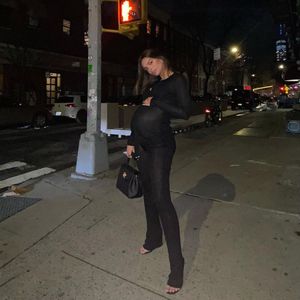 "Platze bald": Emily Ratajkowski im Schwangerschaftsendspurt