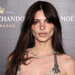 So spricht man Emily Ratajkowskis Nachnamen wirklich aus!