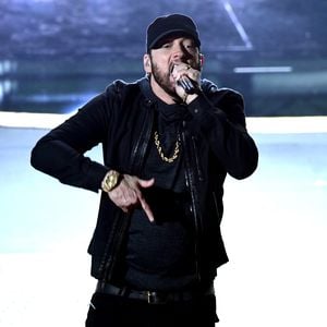 Eminem überrascht Fans bei seiner Doku-Premiere