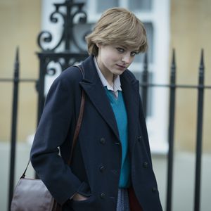 "The Crown"-Star Emma Corrin wegen Diana-Rolle unter Druck
