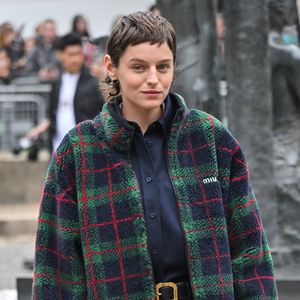 Nach Trolling-Eklat ist Emma Corrin wieder bei Instagram