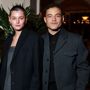 Liebes-Urlaub: Rami Malek und Emma Corrin turteln am Strand!