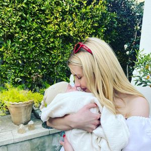 Hallo Rhodes! Emma Roberts postet süßes Bild mit ihrem Baby