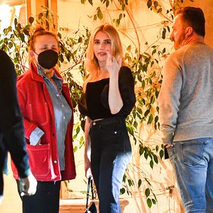 Nach Trennung: Emma Roberts zeigt Paparazzi den Mittelfinger