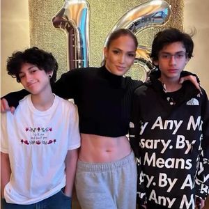 Jennifer Lopez will 16-jährige Zwillinge auf Tour mitnehmen