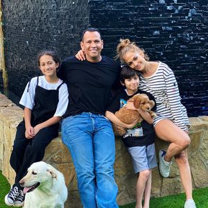 Neues Familienmitglied: Jennifer Lopez hat einen Welpen