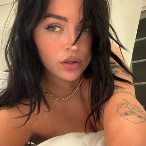 "I Am Woman": Diese Beauty steckt hinter dem TikTok-Hit!