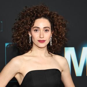 Emmy Rossum lehrt Kinder, ihr eigener bester Freund zu sein