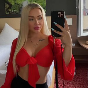 Emmy Russ lästert heftig über neuen "Beauty & The Nerd"-Cast