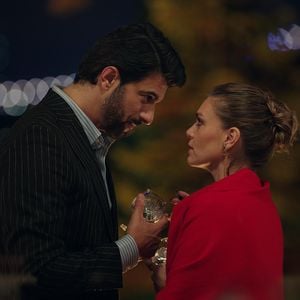 Netflix-Serie "Altes Geld, neue Liebe" spaltet die Zuschauer