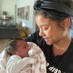 Putzig: Kevin Harts Frau Eniko teilt erstes Foto ihres Babys