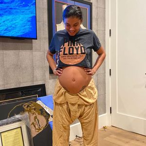 Bauch-Update: So rund ist Kevin Harts Frau Eniko schon!