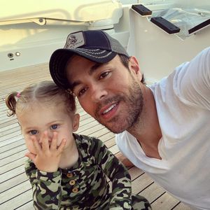 Wie putzig: Enrique Iglesias teilt Selfie mit Tochter Mary