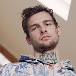 "Für Kicks": Eric Stehfest küsste als Familienvater fremd