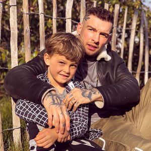 Eric Stehfest trainiert für Fame Fighting mit seinem Sohn