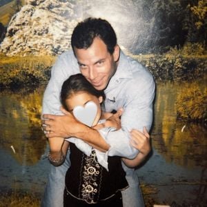 Erik Menendez' Stieftochter teilte süßes Foto zu Silvester