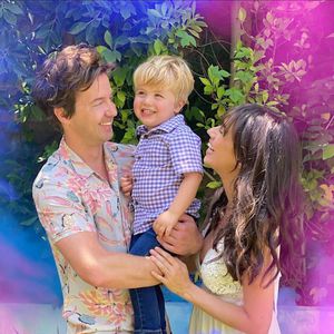 Colleen Ballinger verrät das Geschlecht ihrer Zwillinge!