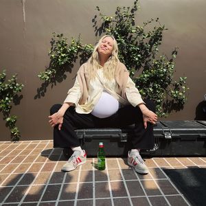 Kugelrund: Erin Foster postet neue Fotos von ihrem Babybauch